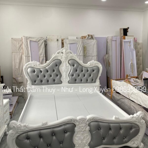 Giường cổ điển 1m8x2m