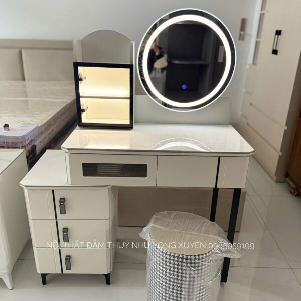 Bàn trang điểm gương LED